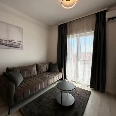 Cozy Manuela In With Sea View Apartman *